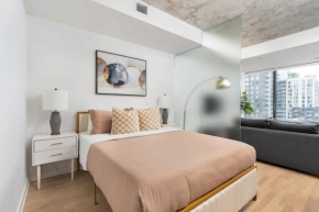 1BR Condo Cafe & Bar Paradise 100 walk score